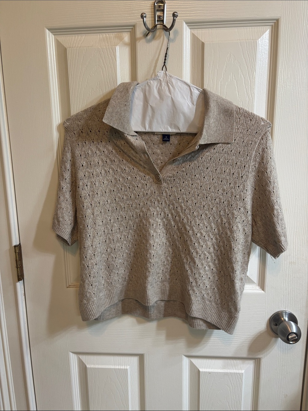 Universal Thread Beige Short-Sleeve V-Neck Sweater